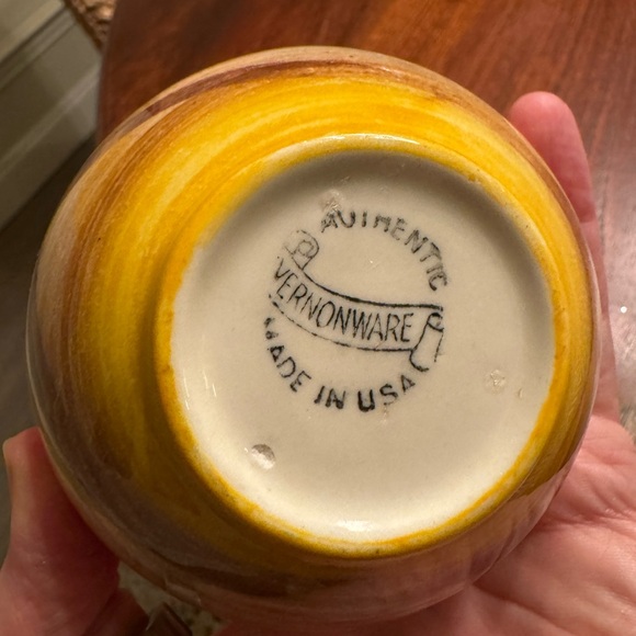 Vintage set of MCM Vernon Kilns (Vernonware) Pottery - Picture 6 of 9